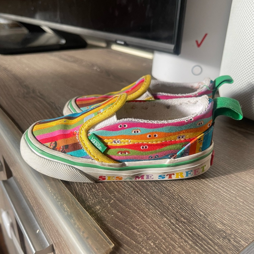 VANS Sesame Street Yellow and Pink Sneakers Vibrant Slip-On size 6C